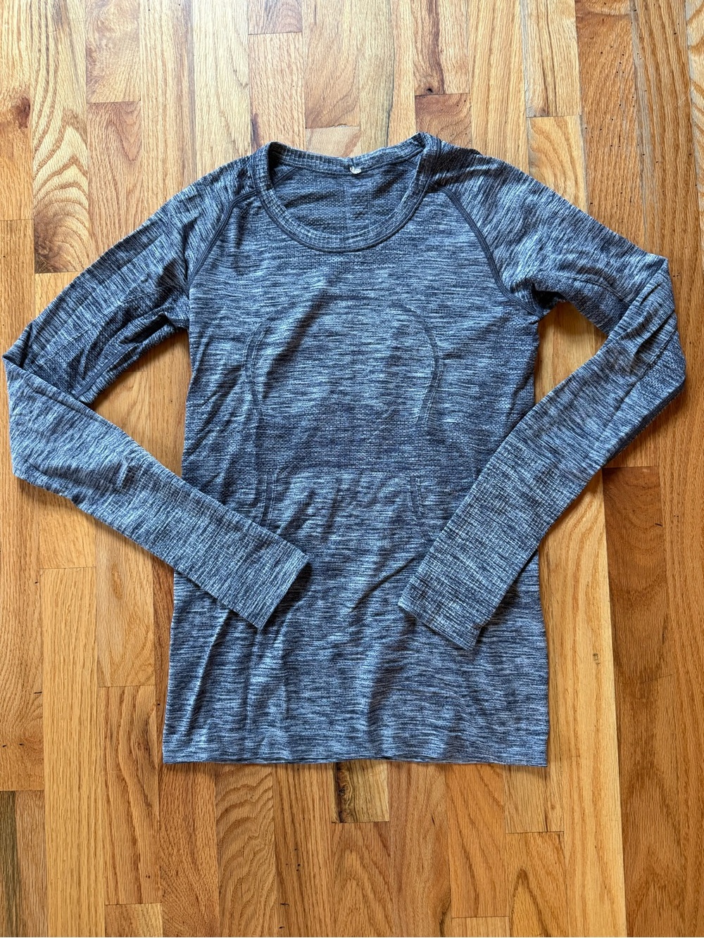 Lululemon Women's Long Sleeve swiftly tech